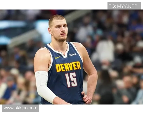 13场就拿8次！都说拿三双很难，为什么约基奇像喝水相同简略